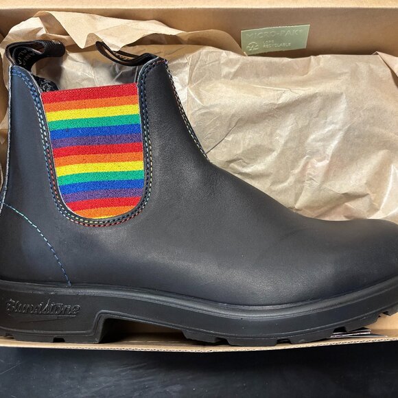 Blundstone Other - Men's Rainbow Blundstone Boots